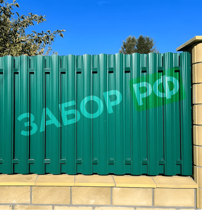 Зелёный забор